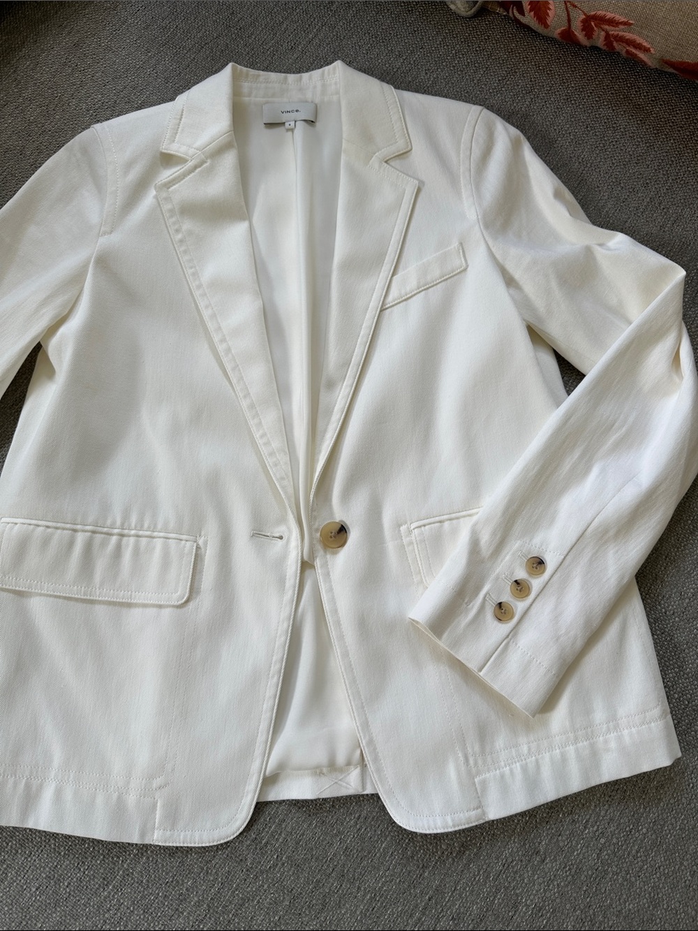 Vince Cream Single-Button Notch Lapel Blazer